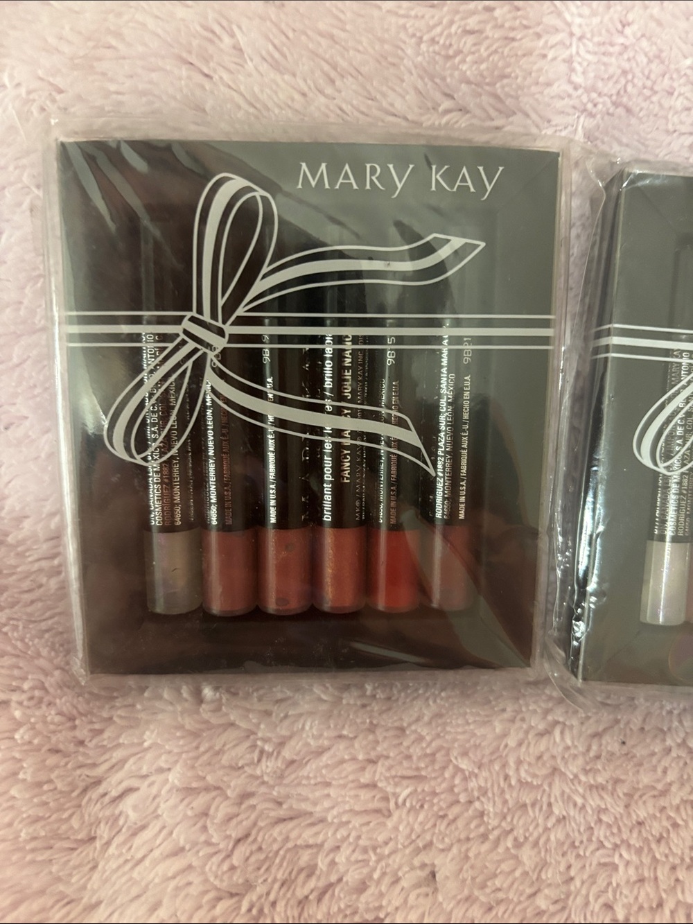 Mary Kay Mini Lipstick Set — Red and Pink Tones